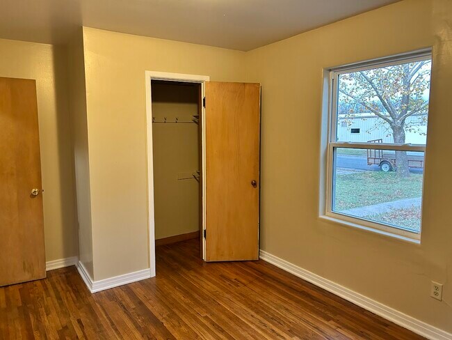 Building Photo - 237 S Streeter Ave