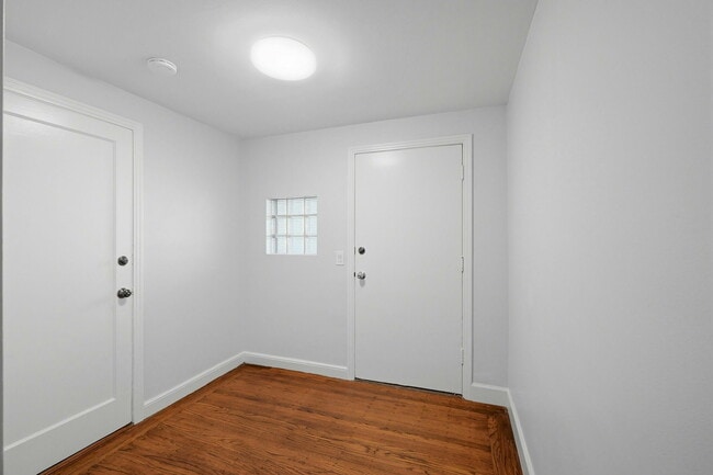 Building Photo - 4439 Kirkham St