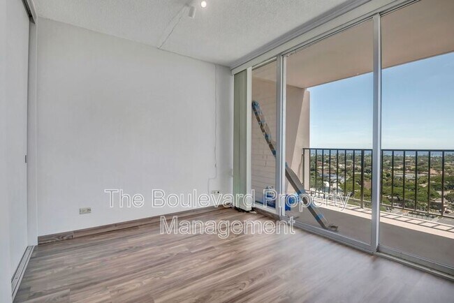 Building Photo - 4300 Waialae Ave