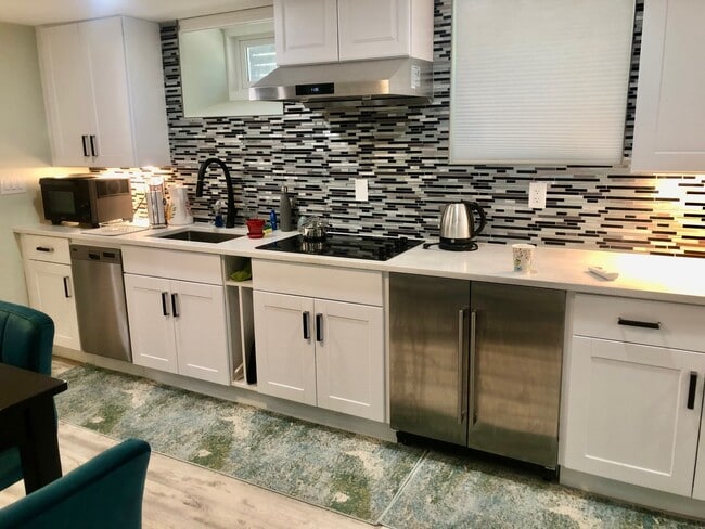 Primary Photo - 38 Fuller St