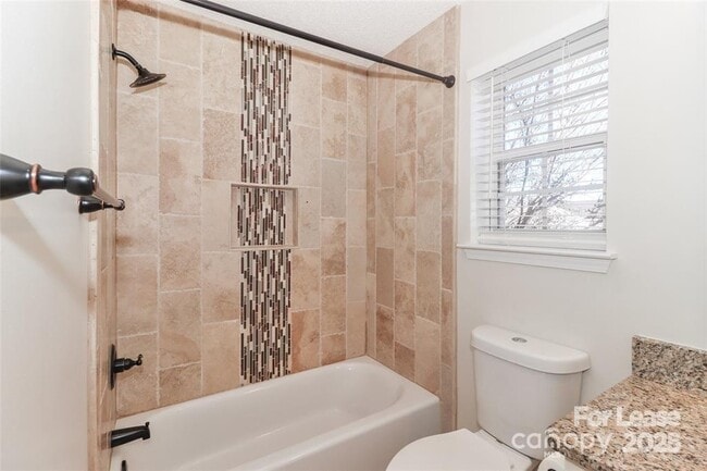 Building Photo - 9408 Meadowmont View Dr