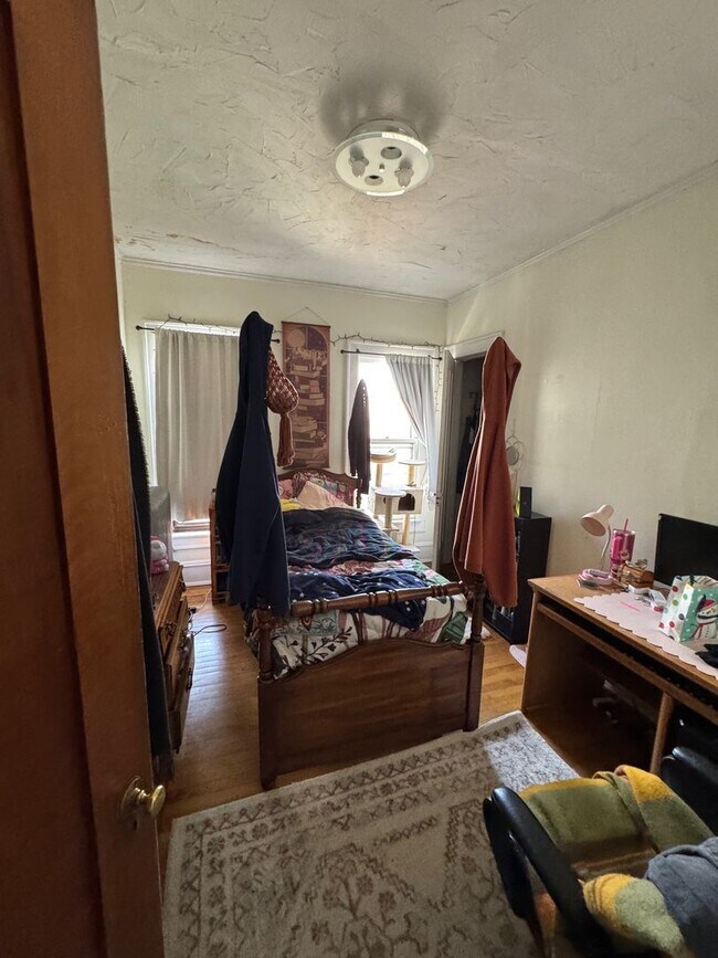 Building Photo - 3216 N Marietta Ave