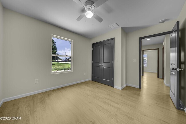 Building Photo - 122 N East Ave