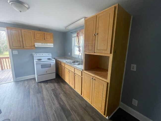 Building Photo - Ranch Located in the Heart of Dunn