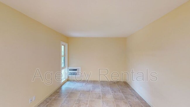 Building Photo - 123A Maunalua Ave