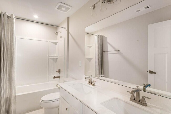 Building Photo - 4003 Bluebell Ln