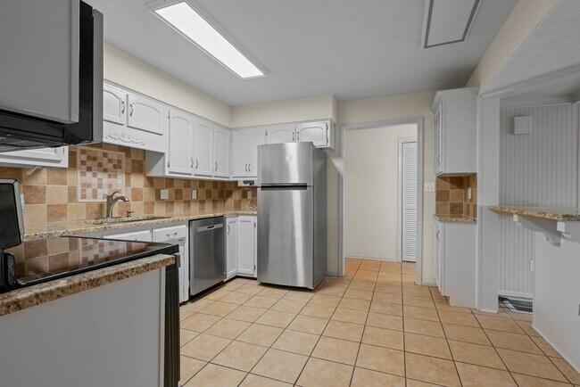 Building Photo - Lovely Single Family Home