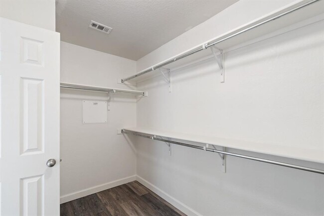 Building Photo - 1609 Paint Brush Dr