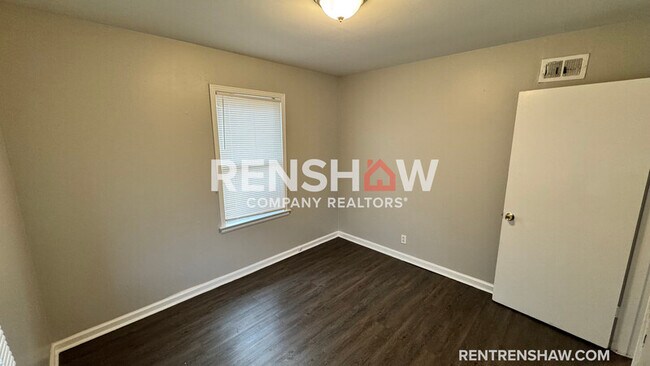 Building Photo - 1379 Rolling Hills Dr