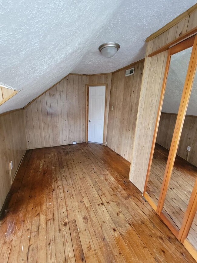 Building Photo - Spacious 5 Bedroom Home in Ashland, VA
