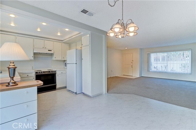 Building Photo - 3285 San Amadeo