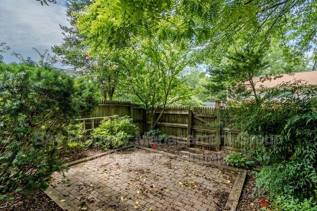 Building Photo - 355 GUNDRY Dr