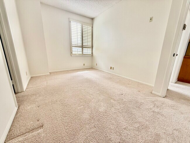 Building Photo - 5875 Friars Rd