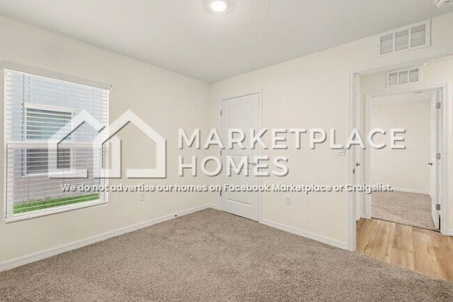 Building Photo - 8619 SW 44th Terrace