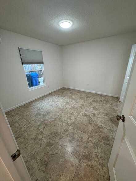 Building Photo - 1202 La Brad Ln