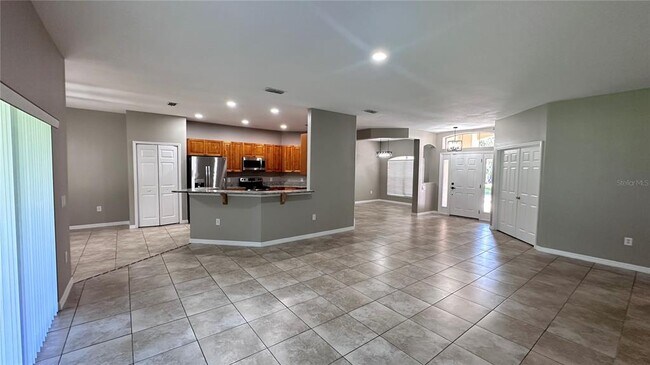 Building Photo - 3545 Sunset Isles Blvd