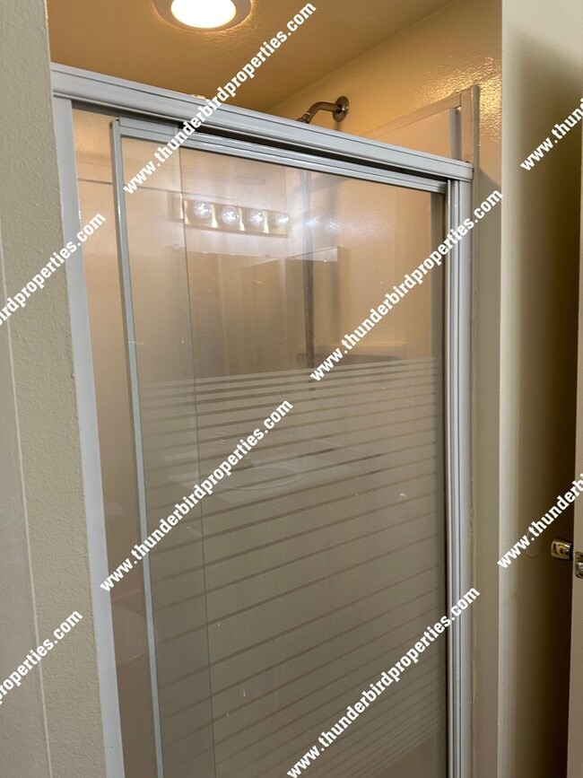 Building Photo - MOVE IN SPECIAL $250 off first months rent. Great NW home with large storage shed near the park.