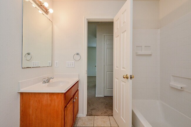 Building Photo - 18326 Thicket Grove Rd