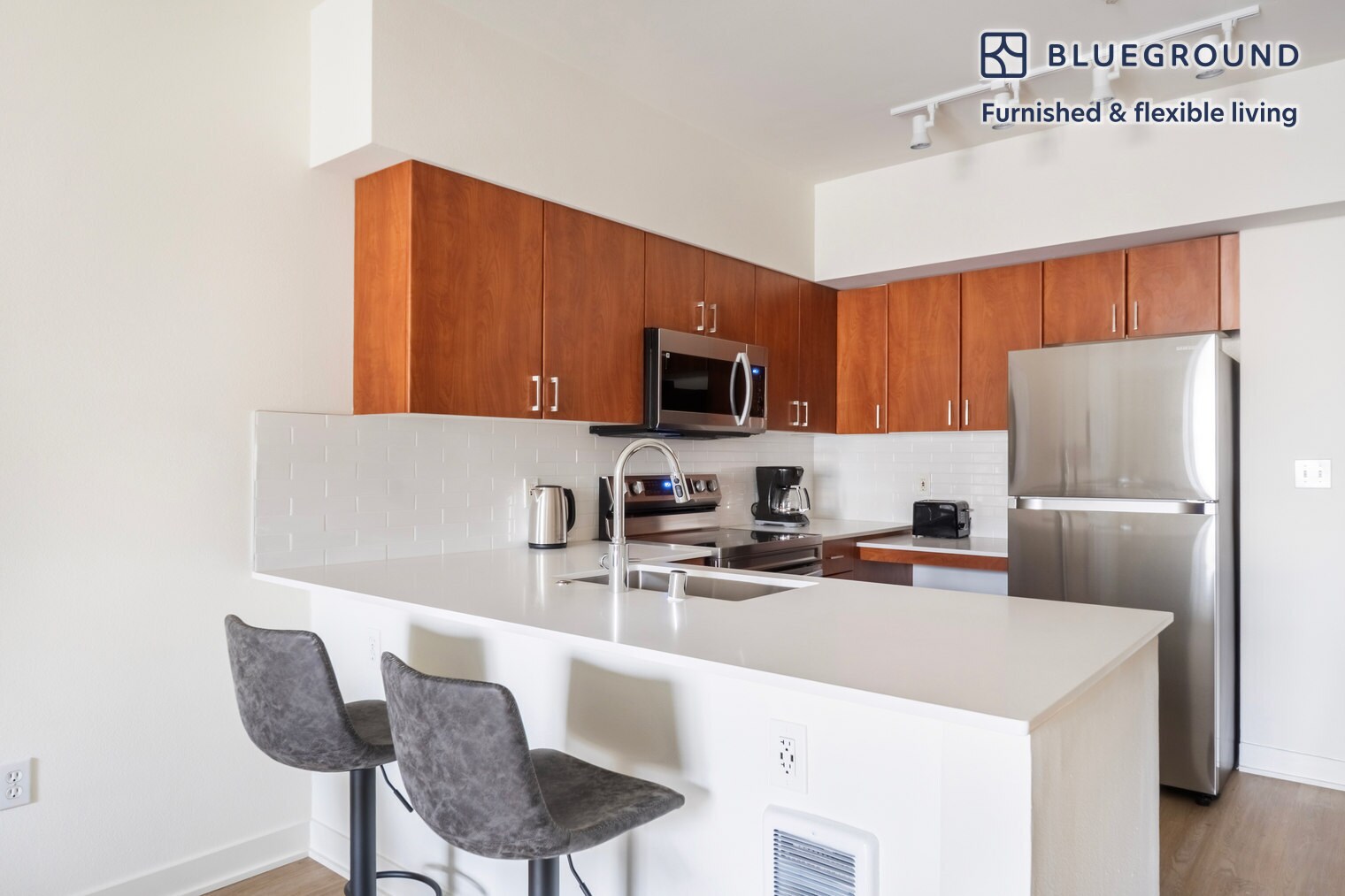 Building Photo - 11000 NE 10th St