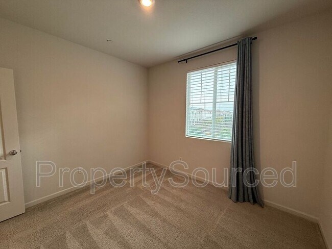 Building Photo - 15535 Ortega St