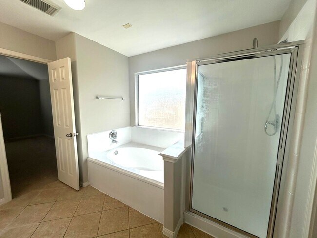 Building Photo - 25207 Diamond Ranch Dr