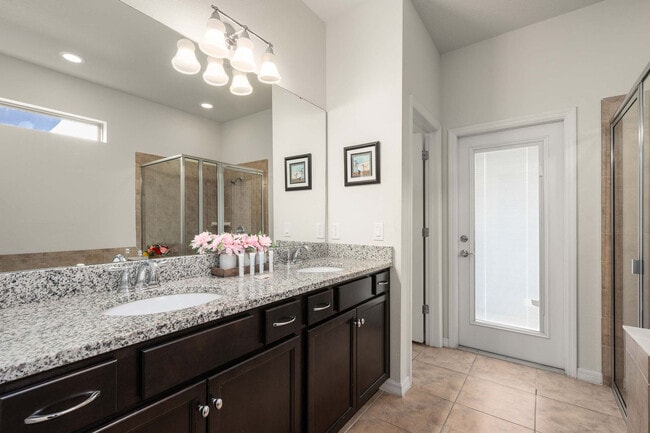 Building Photo - 1626 Lima Ave