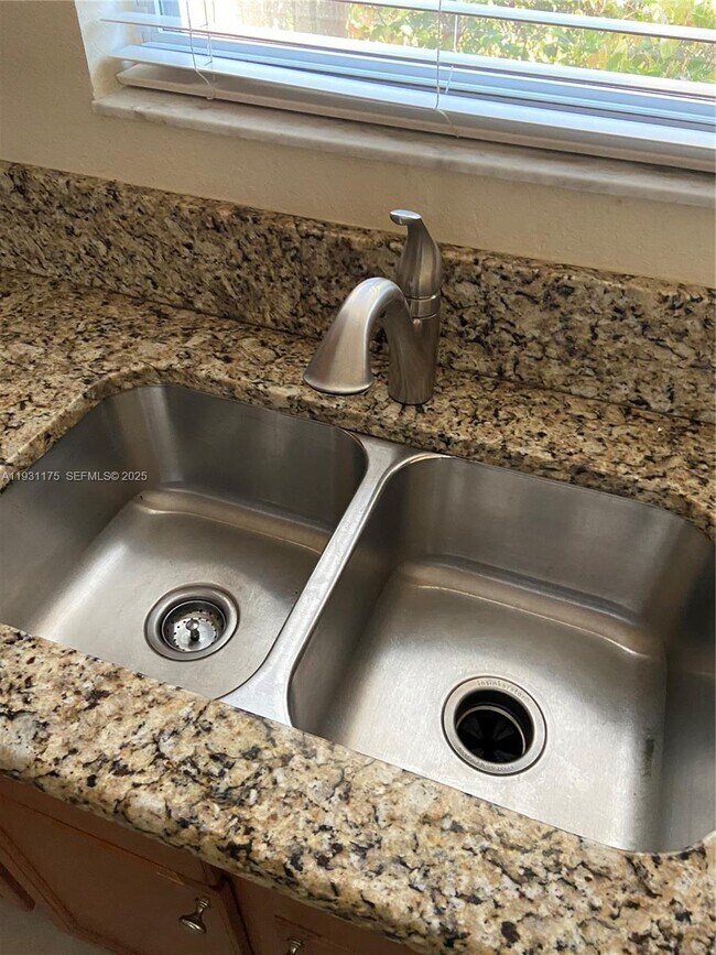 Building Photo - 12446 Emerald Creek Ct