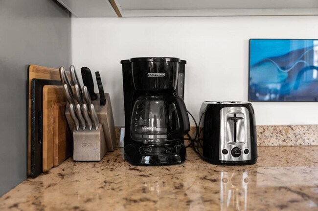 Building Photo - 1611 NH-1A