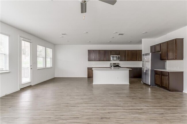 Building Photo - 712 Affazia Ln