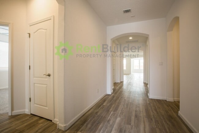 Building Photo - !!WOW!!! Winter Leasing Special Pricing!!!