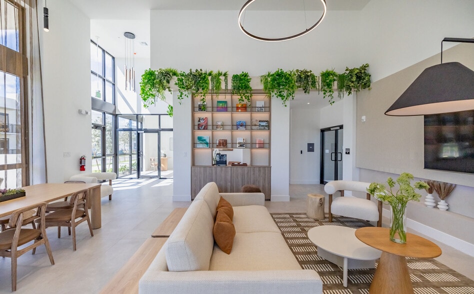 Building Photo - Casa Princeton