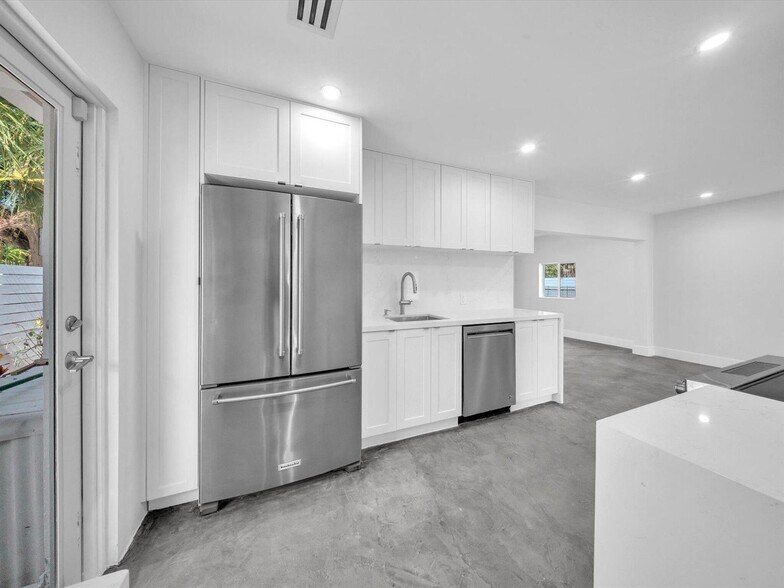 Building Photo - 1721 N 16th Ct