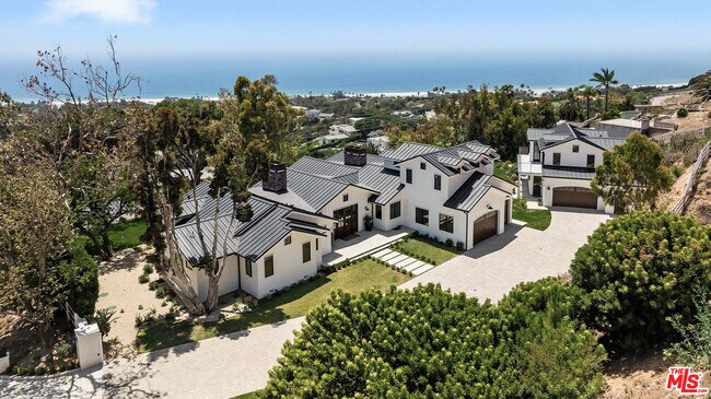 Building Photo - 5561 Horizon Dr