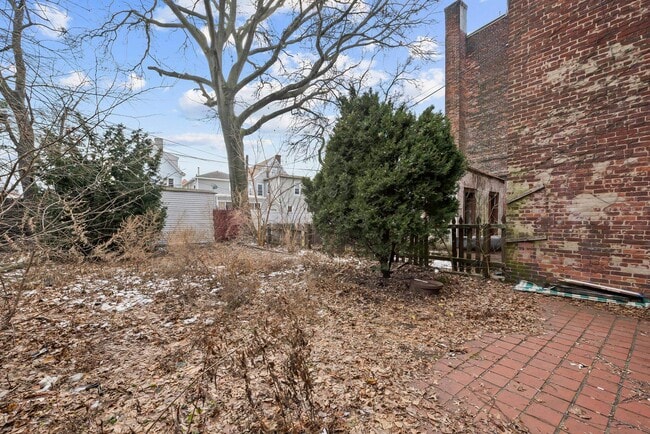 Building Photo - 186 Ocean Ave