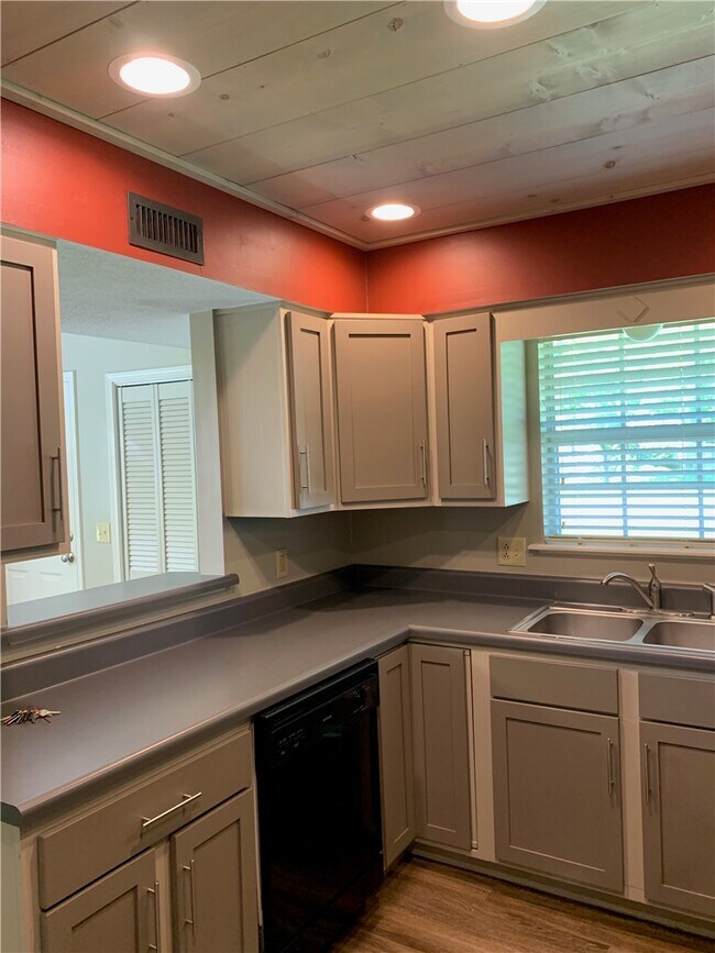 Building Photo - 461 N Garrett St