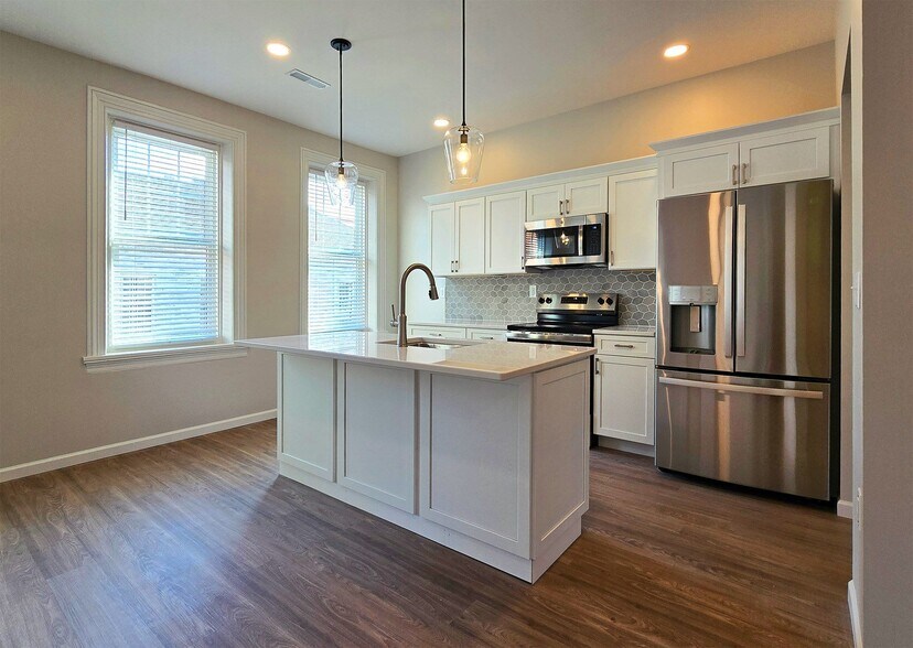 Building Photo - Walnut Street Commons