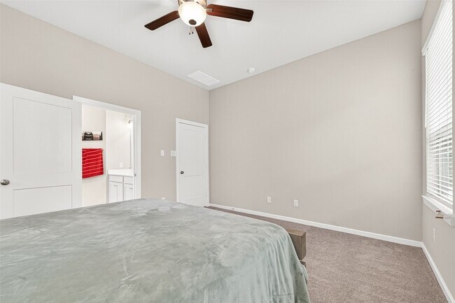 Building Photo - 305 Rise Ln
