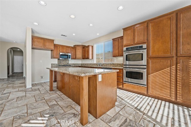 Building Photo - 28365 Little Lake Ct