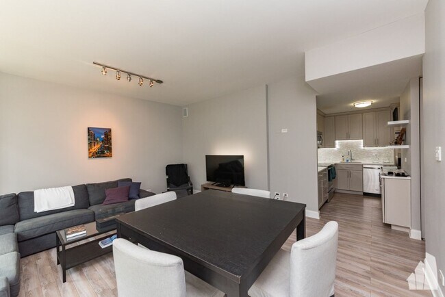 Building Photo - 211 E Ohio St