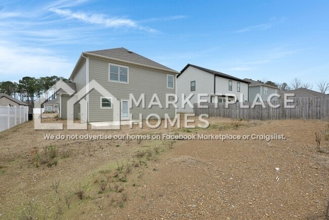 Building Photo - 170 Kings Wy