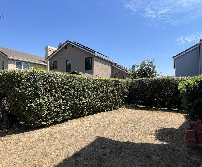 Building Photo - 16682 San Benito Dr