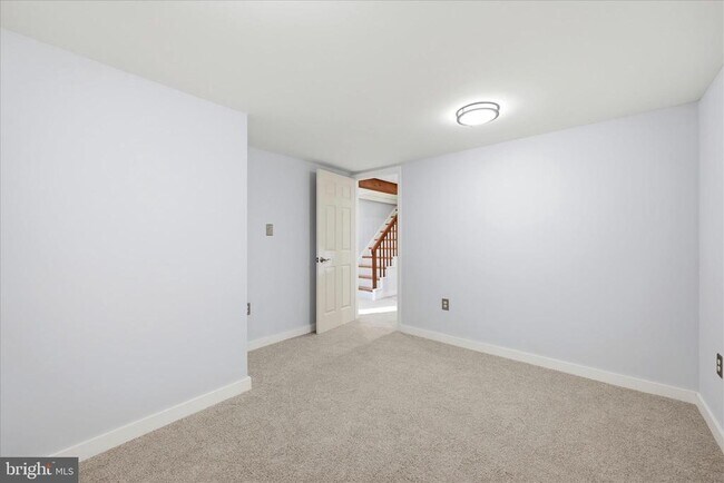 Building Photo - 311 S Buckmarsh St