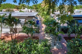 Building Photo - 1925 Dewey St