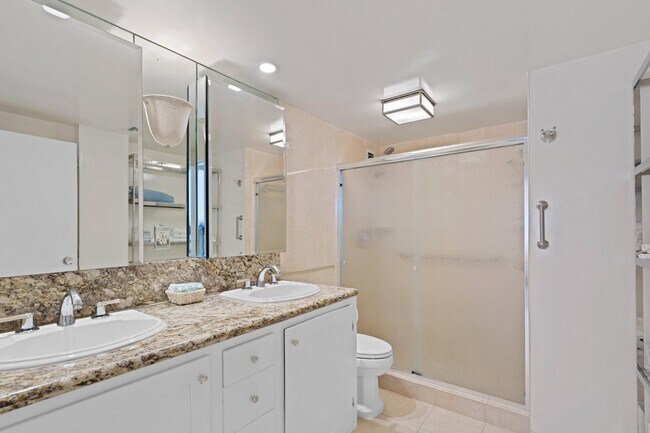 Building Photo - 2800 N Flagler Dr