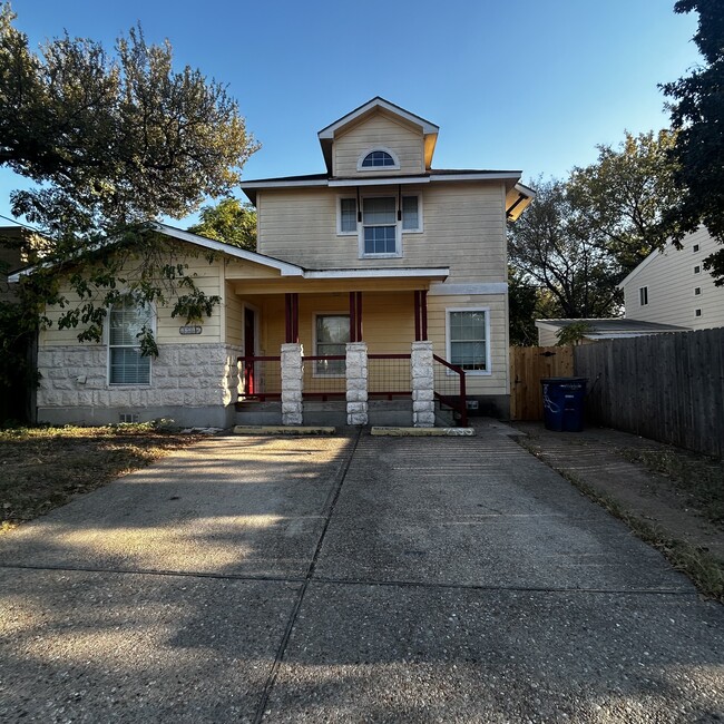 Building Photo - 1505 E 14th St