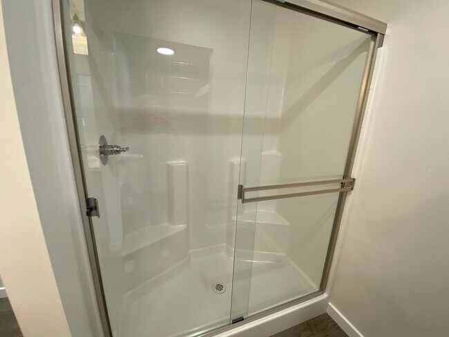 Building Photo - 4 Bedroom 2 Bath Single Level in Meridian Eagle & Ustick available 06/22/26