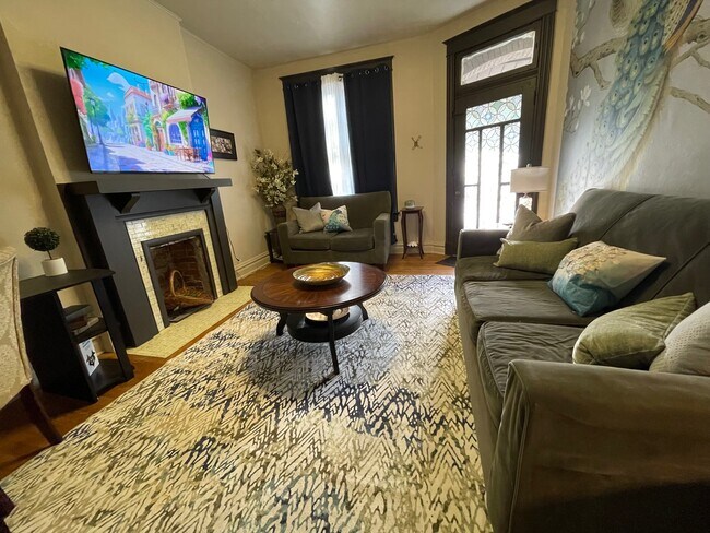 4654A - 4652 Michigan Ave