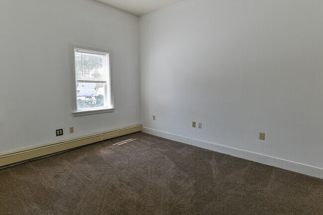 Building Photo - 42 E Locust St