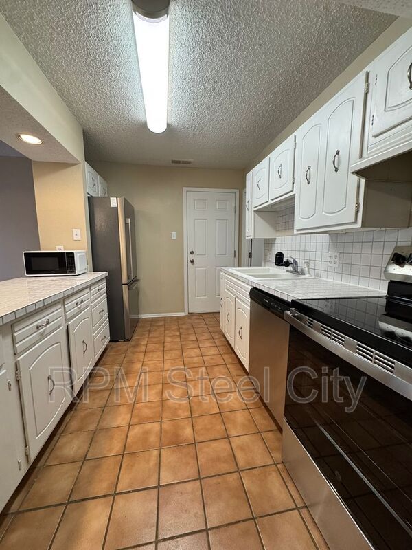 Building Photo - 118 Scotland Rd