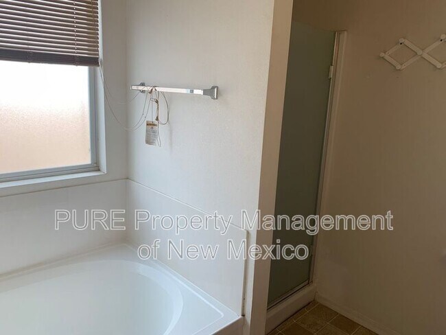 Building Photo - 915 Blackbird Dr SW